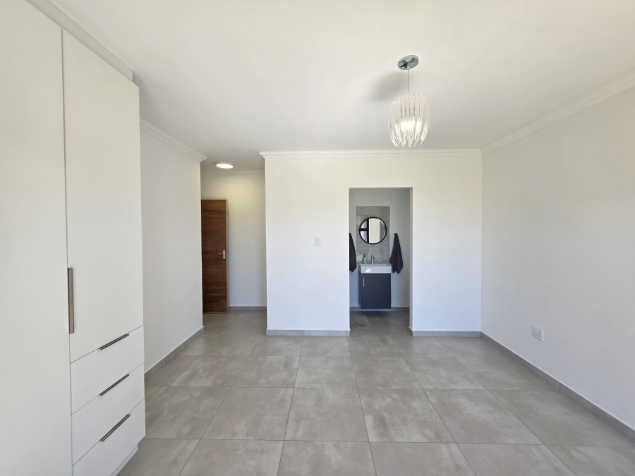 3 Bedroom Property for Sale in Wavecrest Eastern Cape